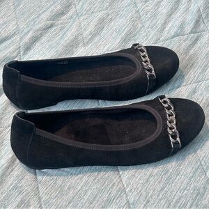 Vionic Women's Black Suede Pera Ballet Flats Size  7